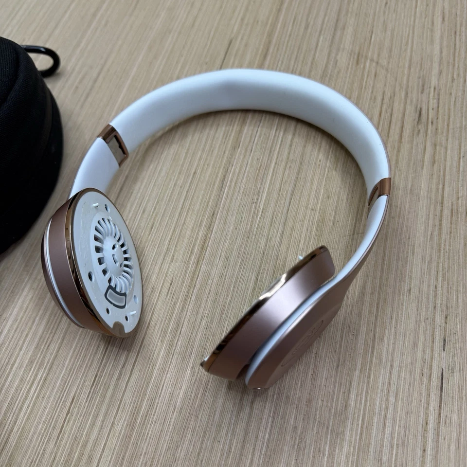 Auriculares inalámbricos Beats Solo3 | Oro rosa y blanco | Para piezas/reparación tal cual Foto 2 de 4