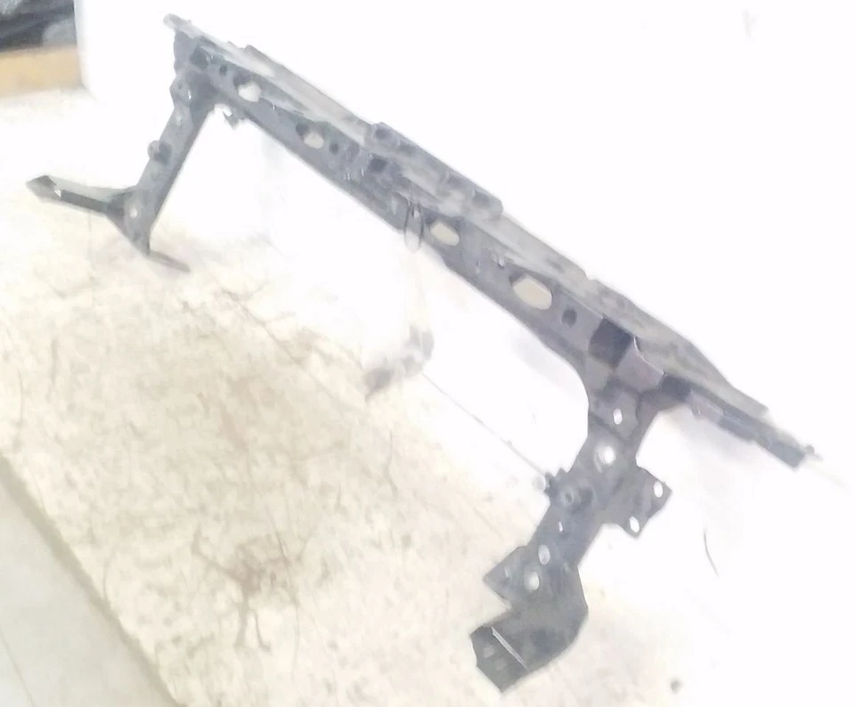 Upper Radiator Core Support Tie Bar | 2007-2017 Ford Expedition Foto 3 de 4