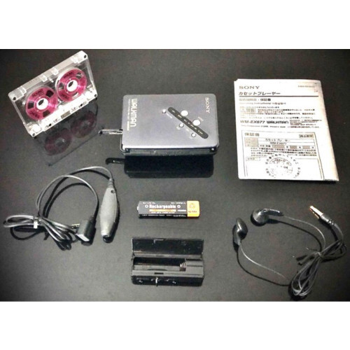 カセットウォークマン SONY WM-EX677 茶色「整備済み、完動超美品」 Sony stereo cassette Walkman WM-EX677 in perfect working