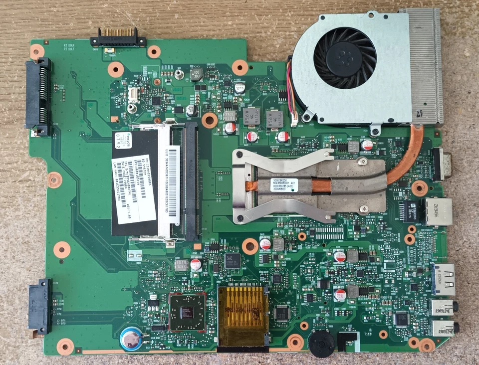 Toshiba Satellite L505D Laptop PSLM0U V000185210 Windows 7 1GB 120GB SSD Deus Ex - Image 3 of 4