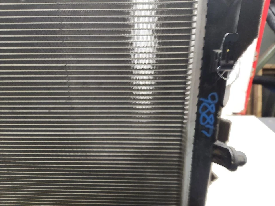 Radiador compatible con 16-23 MAZDA MX-5 MIATA 764420 Foto 3 de 4