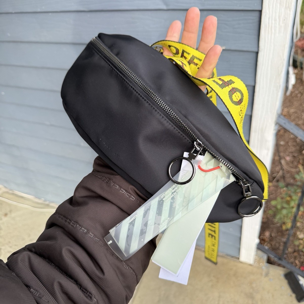 Off White BASIC FANNY PACK BLACK crossbody bag shoulder  display picture 3