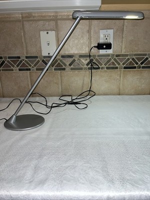 Herman Miller Flute Personal Task Light LED Desk Lamp Y6470 Lamp Works No Driver