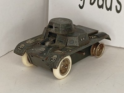 VINTAGE TIN WIND UP TOY ''GAMA TANK'' WORKS, MISSING BACK TIRES, NO KEY