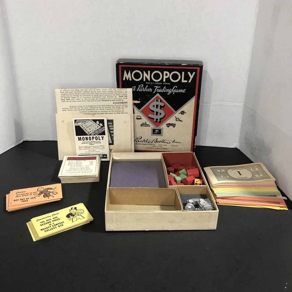 Original 1935 Monopoly, w/ Game Tokens Money Cards & Dice NO BOARD - Image 2 of 3