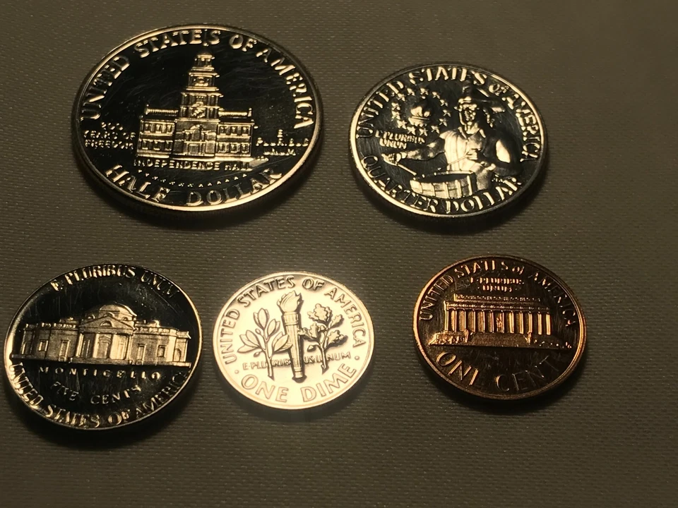 us coins 1776-1976 Bicent Clad set Proof UNC 1c, 5c, dime, quarter, half dollar - Image 2 of 2