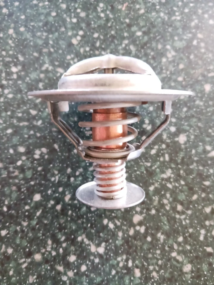 Termostato 336-180 180F - C/85 rendimiento NASCAR Foto 2 de 3