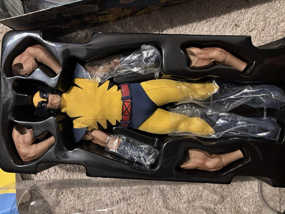 Sideshow Exclusive Marvel X-Men Wolverine 1/6 Scale Figure - Image 3 of 4