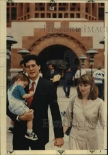 1990 Press Photo Brian Karem, KMOL-TV Reporter with son Zachary and his wife Pam