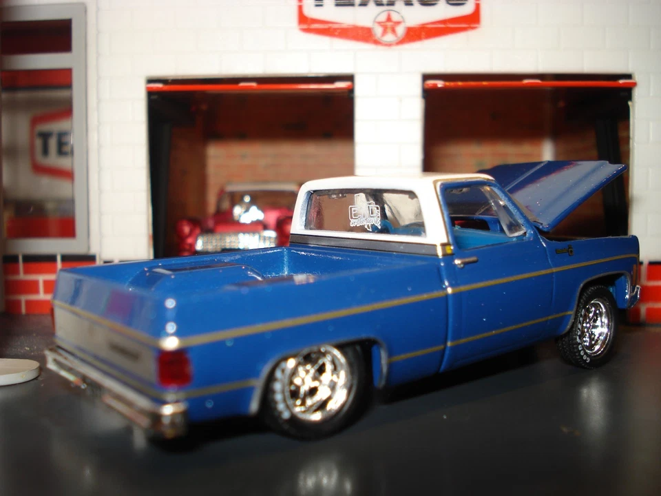1979 CHEVROLET SILVERADO 10 "CAROLINA SQUAT" CUSTOM EDITION SQUARE BODY 1/64 M2 - Image 3 of 4