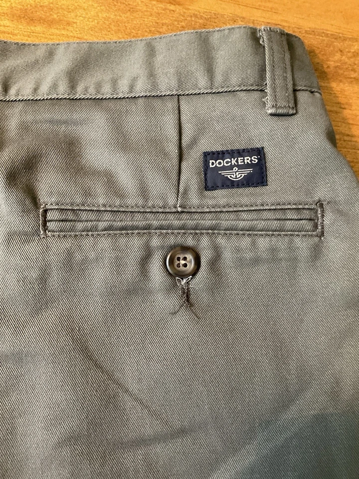 Pantalones Cortos de Golf Dockers Calce Relajado Plisados Para Hombre Talla 36 Verde/Gris 9” Entrepierna NUEVO Foto 4 de 4