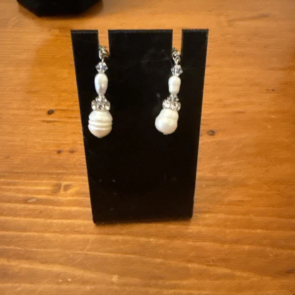 Juego de collar, pulsera y pendientes de perlas de agua dulce genuinas color blanco rosa Foto 3 de 4