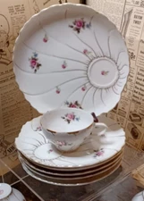 VINTAGE LUNCHEON SETS Qty 6 ~  SHELL SHAPED PLATES 8" & MATCHING GOLD TRIM CUPS