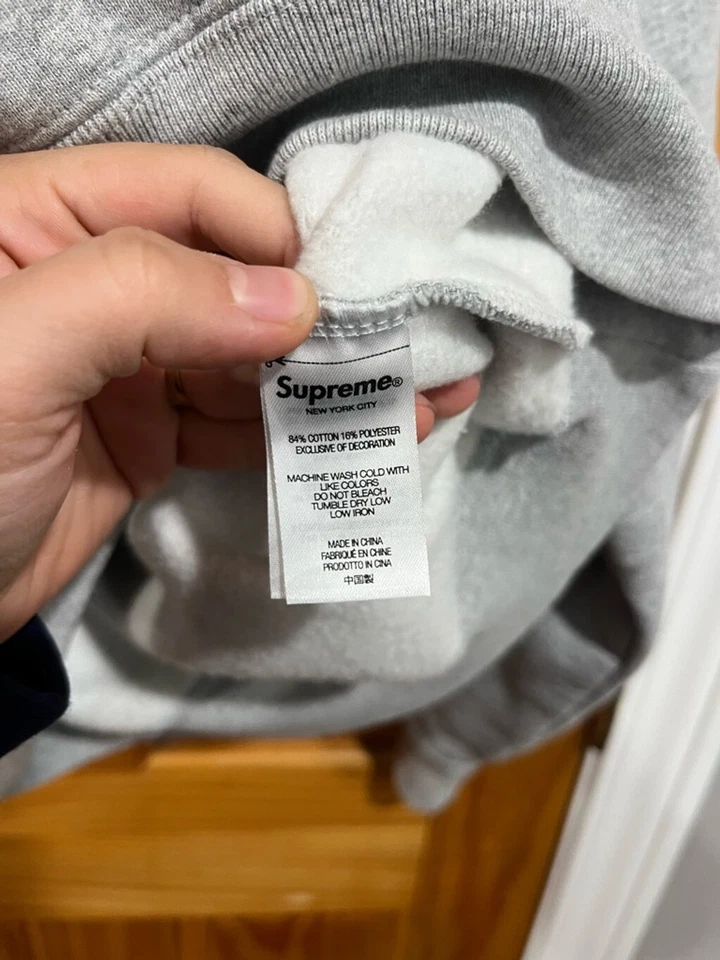 Толстовка с капюшоном Supreme Stronger Than Fear вышитая серая размер маленький - Изображение 2 из 4