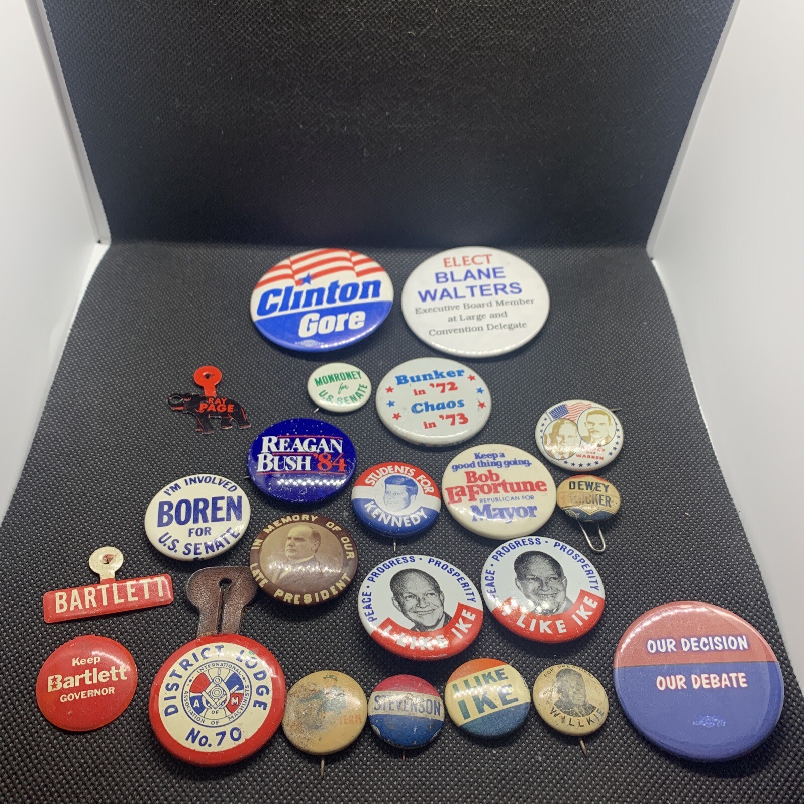 Random Lot of 22 Election/Government Pins/Buttons eBay