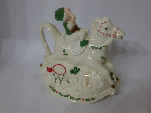 Elf and Rocking Horse Teapot - Genuine Collectable - RARE - Picture 4 of 15