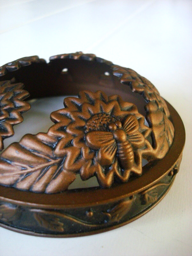Yankee Candle Bronze Metal Illuma-Lid Candle Topper SUNFLOWER Bees Autumn Fall - Picture 3 of 8