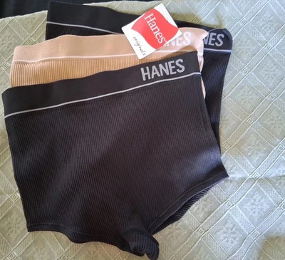 NWT-Hanes Womens Size MED-Boyshort Underwear- 3-Pair-Ribbed- 2 Black-1 Beige - Image 1 of 4