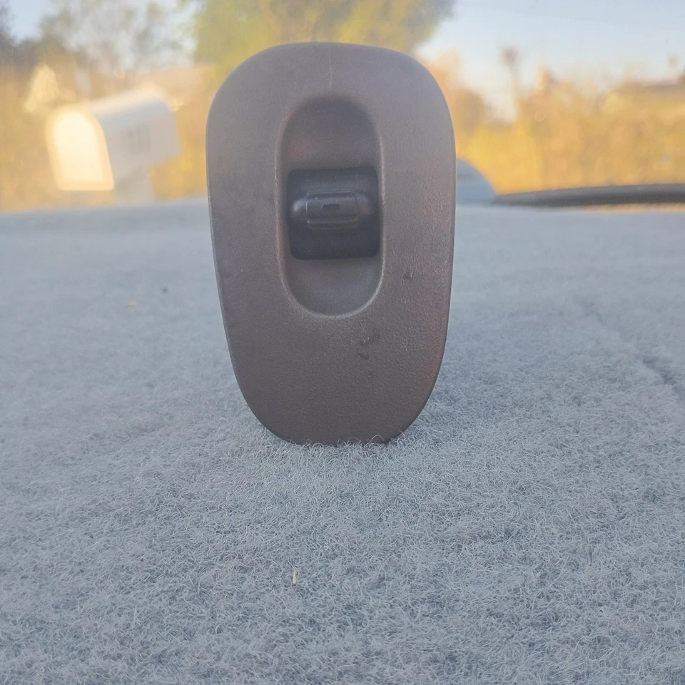 OEM 2002 Chrysler Concorde interruptor de janela frontal direito destro com moldura bronzeada #56007695AC - Imagem 3 de 3