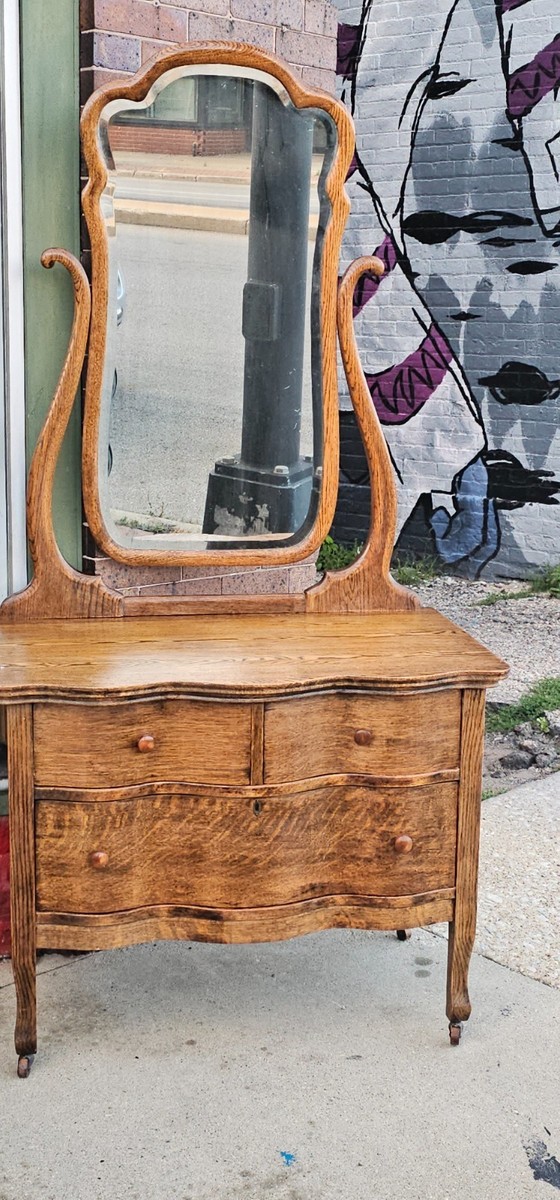 Victorian Antique oak Serpentine Vanity Dresser with large mirror
