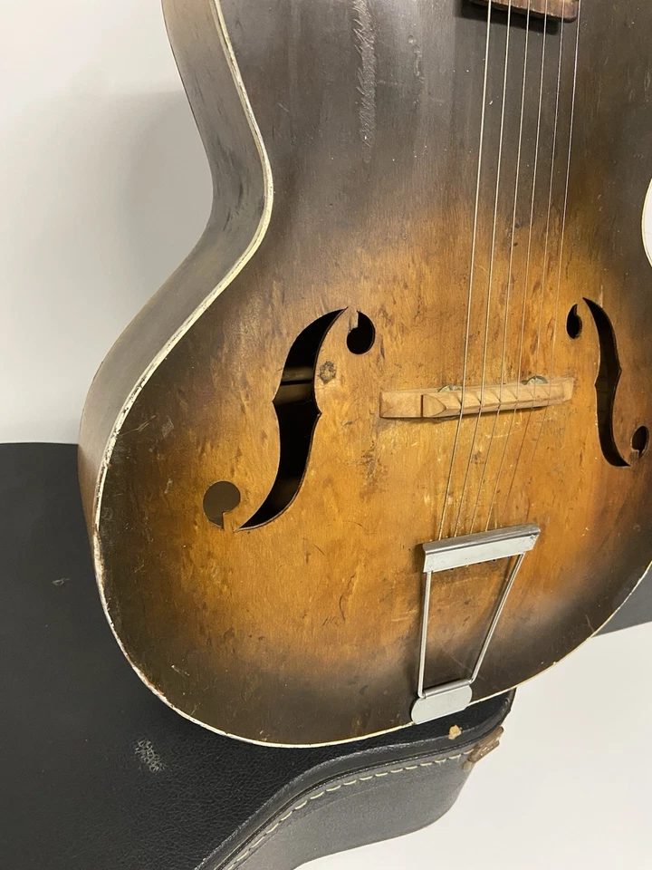1930S ARTHUR HENSEL STYLE ARCHTOP GUITAR - SLOTTED HEADSTOCK - KLUSON OPEN BACK - Image 4 of 4