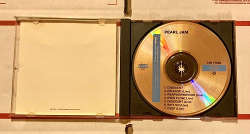 PEARL JAM DISSIDENT CD SINGLE 34K 77939 EPIC 1995 BLUE CD ARTWORK - Foto 3 di 4