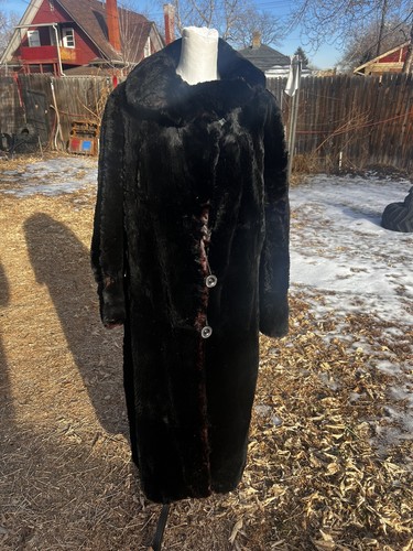 BEAUTIFUL 1940s VINTAGE SHEARED BLACK BEAVER STROLLER COAT - Picture 5 of 13