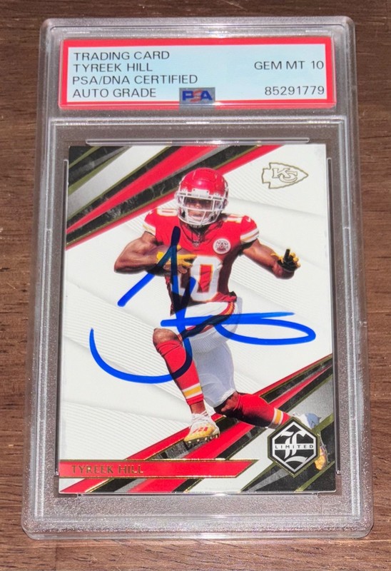 2021 Panini Limited #50 Tyreek Hill Signed Autographed Card PSA 10 Auto