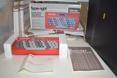 1985 V-Tech Type Right Educational Electronic Typing Tutor w/ Box & Book TESTED!