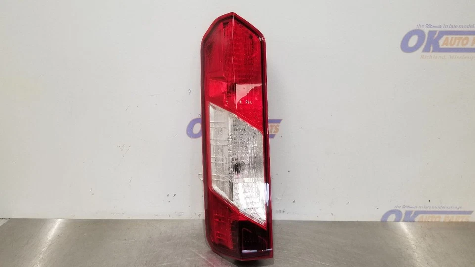 16 FORD TRANSIT 250 LUZ TRASERA LUZ TRASERA CONDUCTOR IZQUIERDO Foto 2 de 4