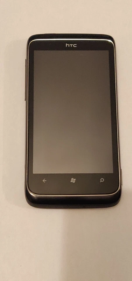 HTC 7 Trophy T8686 - 8GB - Windows 7.5 Touchscreen Black (Unlocked) Smartphone - Image 4 of 4