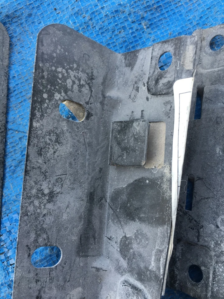 1991-1995 Saturn SW 1 SL SL1 SL2 PARACHOQUES SOPORTE FASCIA MOLDURA DELANTERO TRASERO Foto 3 de 4