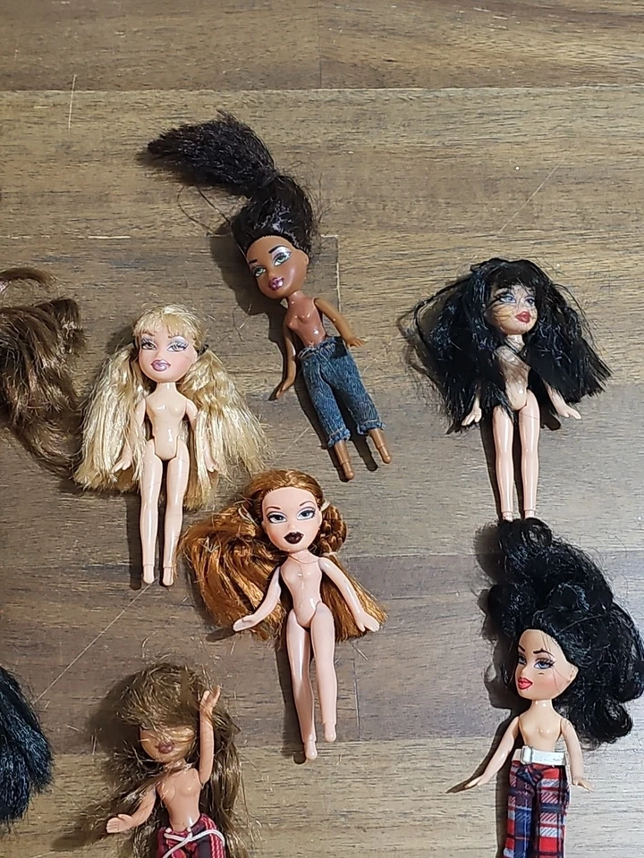 复古 Lil Bratz 迷你娃娃 13 件装带额外衣服、配件和鞋子 — 第 3/4 张图片