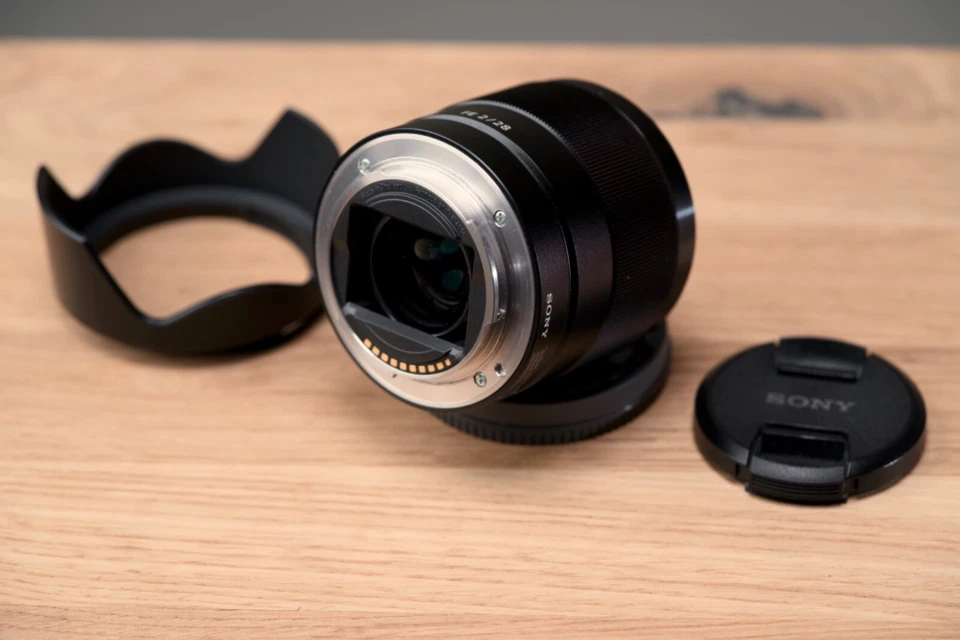 Sony FE 28mm F/2 Objetivo - En estado Como Nuevo - Imagen 4 de 4