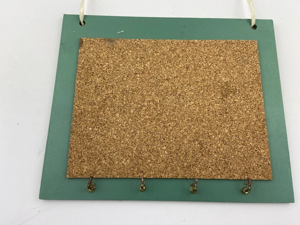 Vintage Style Decorative "Welcome Friends" Cork Memo Board With Hooks 3Y - Image 2 of 4