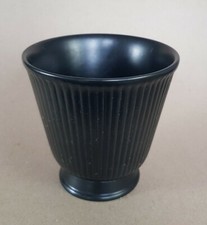WEDGWOOD POTTERY BLACK RAVENSTONE VASE NORMAN WILSON RIBBED 
