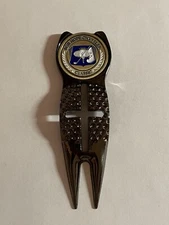 Bob Hope Chrysler Classic Crosshairs Divot Tool & 1" Coin Style Golf Marker 