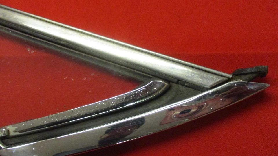 1961 1962 CHEVROLET IMPALA VENT WINDOW RIGHT 2 DOOR HT OLDSMOBILE BUICK PONTIAC - Image 2 of 4