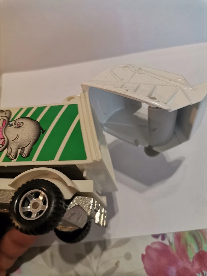 Majorette 1/35  Toyota camion poubelle Camion Immondizia Old Vintage Truck Metal - Immagine 3 di 4