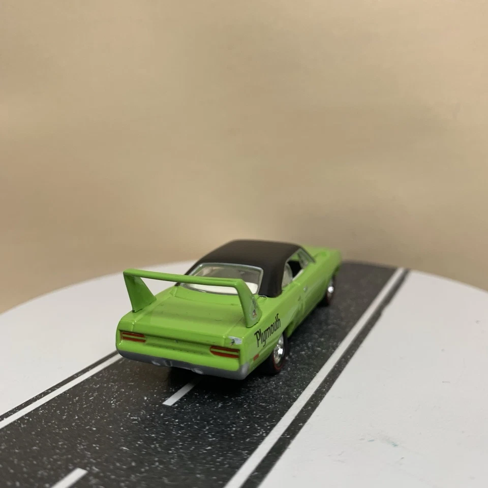 Johnny Lightning Auction Insanity 1970 Plymouth Superbird verde/negro 1:64 casi nuevo Foto 3 de 4