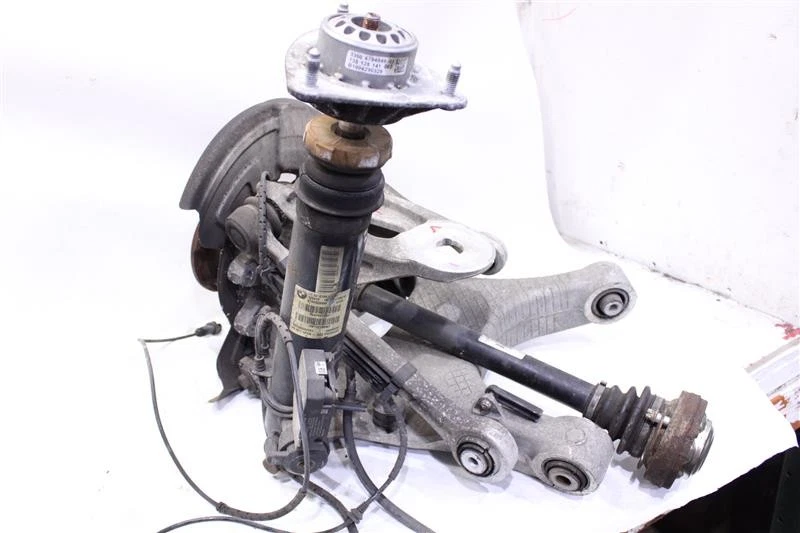 Used Rear Left Ind Rr Suspension Assembly fits: 2011 Bmw X6M without crossmember Foto 3 de 4
