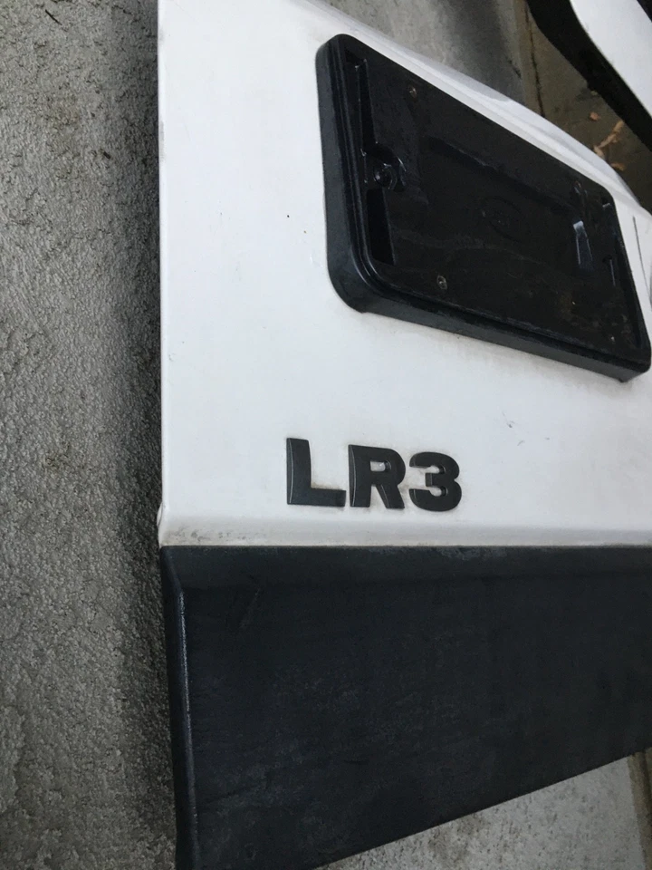 2005–2016 Land Rover LR3 LR4 HSE Tailgate Upper & Lower OEM – ALSO SEPARATE - Image 4 of 4