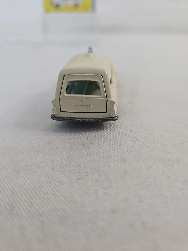 Vintage Lesney Matchbox No. 3 Mercedes Benz Binz Ambulance Nice! 1/64 Diecast - Image 2 of 4