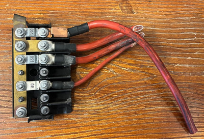 2007-2018 NCV3 MERCEDES DODGE SPRINTER POSITIVE BATTERY TERMINAL FUSE BOX OEM