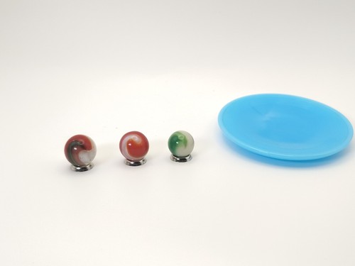Vtg Akro Agate Slag Childs Plate w/3 Corks - 1 of them Red Ringer? 9.0-9.8 - Picture 8 of 16