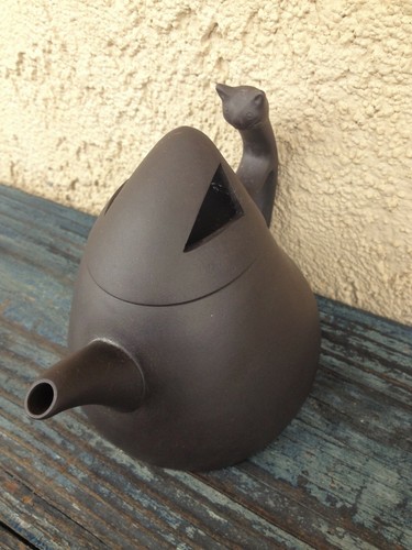 TETERA KYUSU DE GRES MATE OSCURO YIXING ZISHA CHINA, ELEGANTE MANGO DE FIGURA DE GATO - Imagen 6 de 12