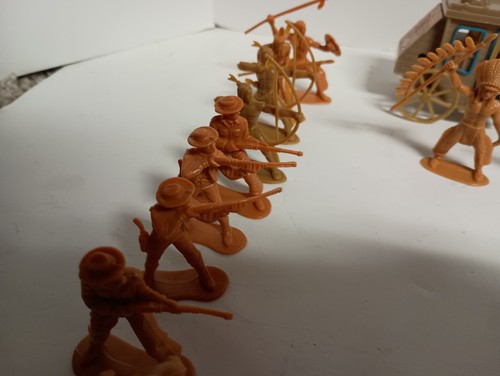 Set da gioco vintage in plastica cowboy e indiani - Foto 10 di 13