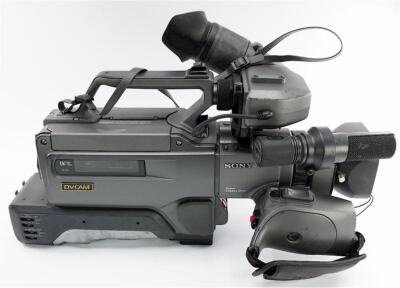 業務用ビデオカメラ　 ３CCD SONY DVCAM DSR-200 Sony DSR-200 DVCAM Digital Camcorder Super Steady Shot 3CCD