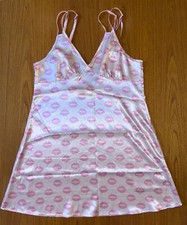 EKOUAER, Woman's Long Chemise Styled Nightgown Pink 0n Pink Lipstick Print, Sz L