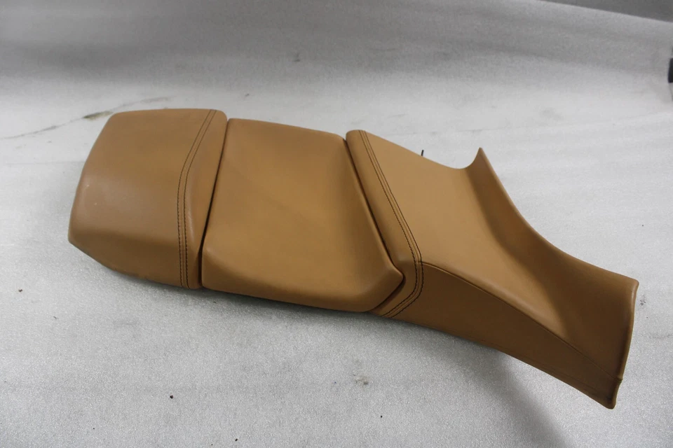 Ferrari 458 Italia, diestro, panel de ajuste del pilar B inferior, tostado, Dmg, usado, P/N 81903100 Foto 3 de 4